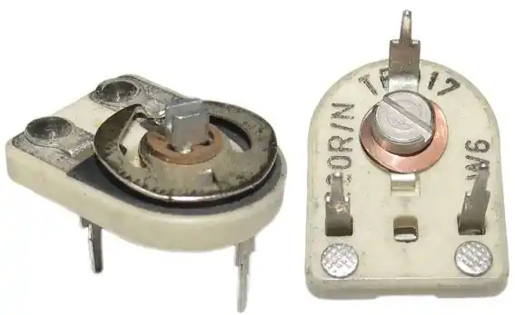 1k0 - TP017, trimr uhlíkový keramický ležatý RM10x12,5mm (H725A) Finální Výprodej